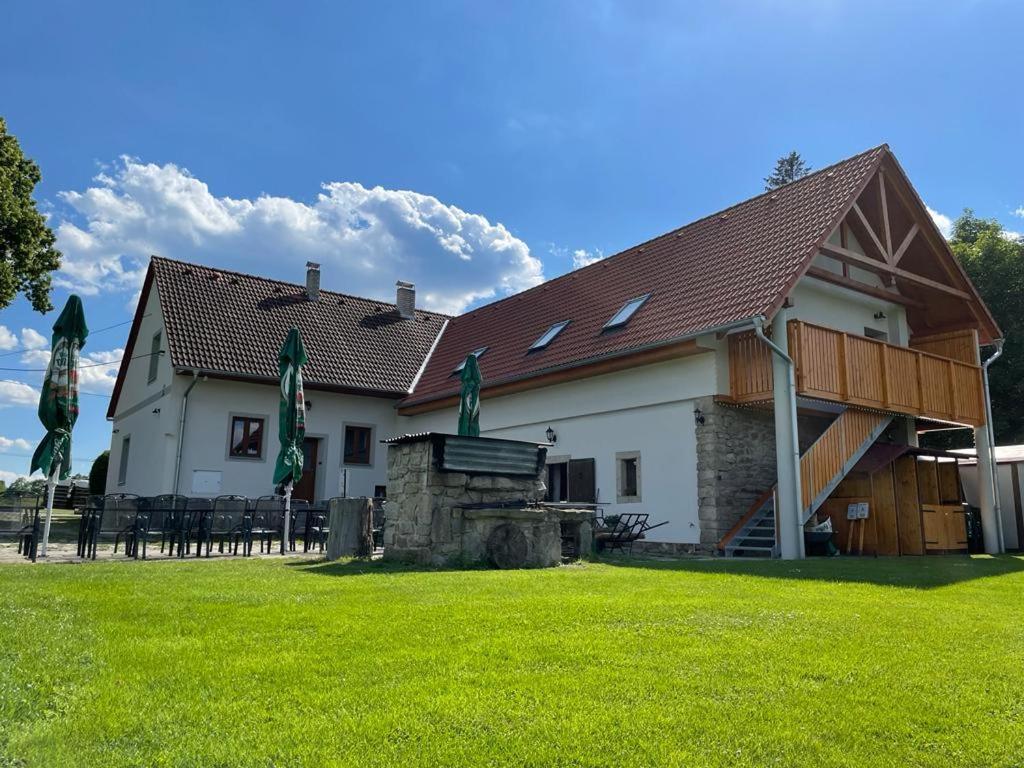 U Rybnika Smrcna Hotel Nová Bystřice Kültér fotó